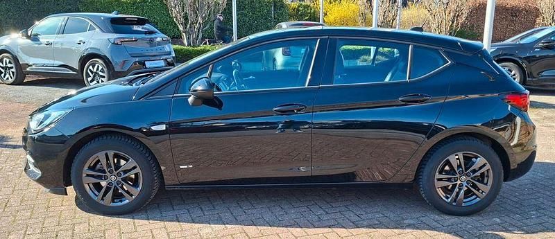 Gebraucht Opel Astra Design & Tech 131 PS (96 kW) 2021 Schwarz Limousine