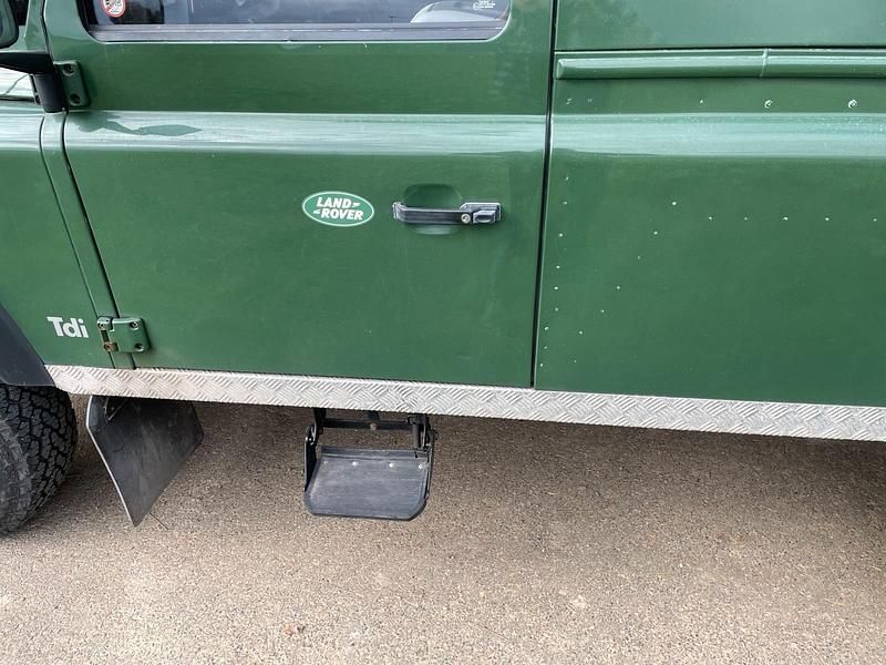 Grün Gebraucht 1997 Land Rover Defender SUV | 25.000 € (Guter Preis) - Bild 1/4