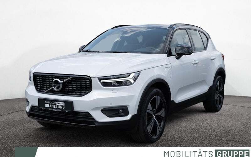 Crystal weiss Gebraucht 2022 Volvo XC40 R-Design SUV | 29.890 € (Guter Preis) - Bild 1/4
