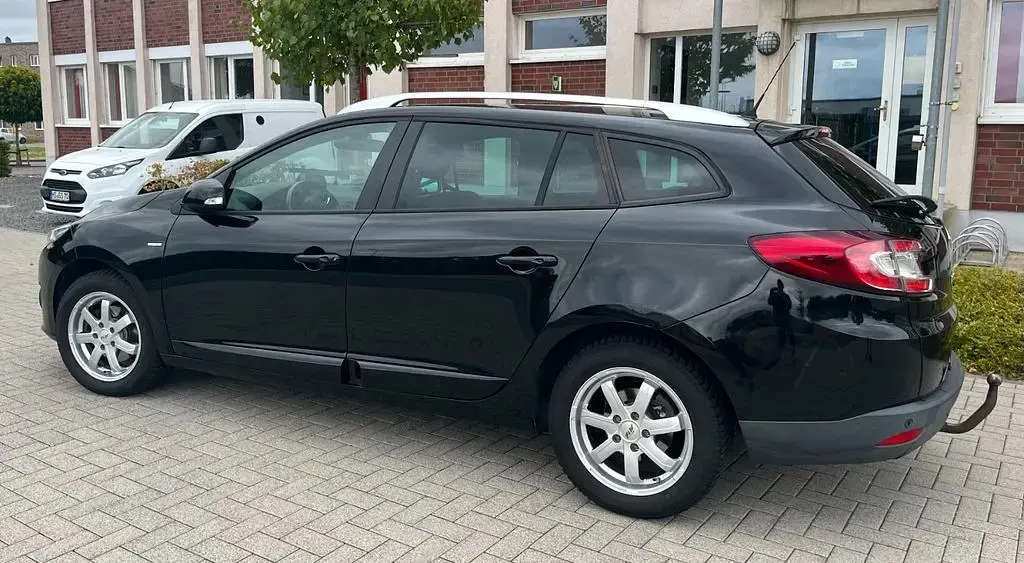 Gebraucht Renault Mégane III LIMITED 110 PS (80 kW) 2015 Schwarz Limousine