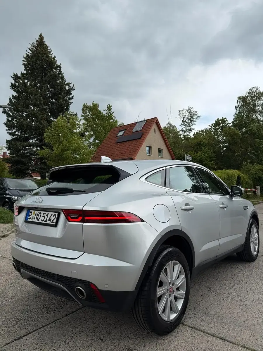 Begagnad Jaguar E-Pace 200 HK (147 kW) 2018 Silver SUV