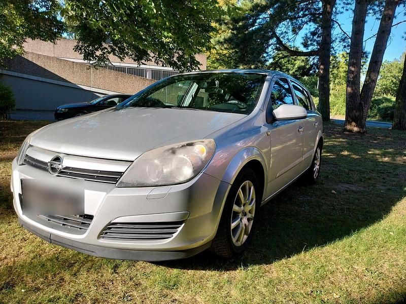 Silber Gebraucht 2004 Opel Astra Limousine | 1.799 € (Fairer Preis) - Bild 1/4