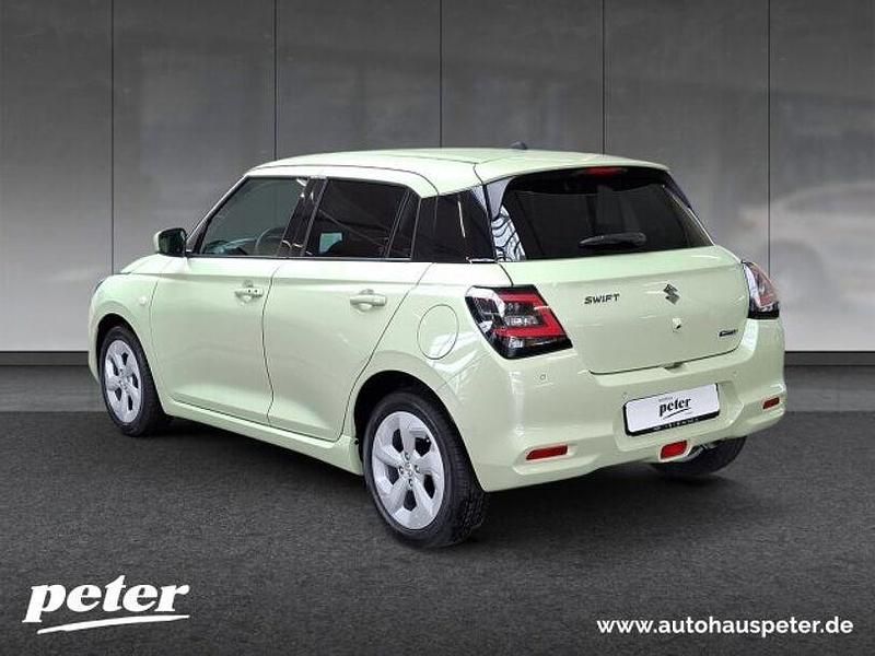 Neu Suzuki Swift 83 PS (61 kW) 2025 Gelb Kleinwagen