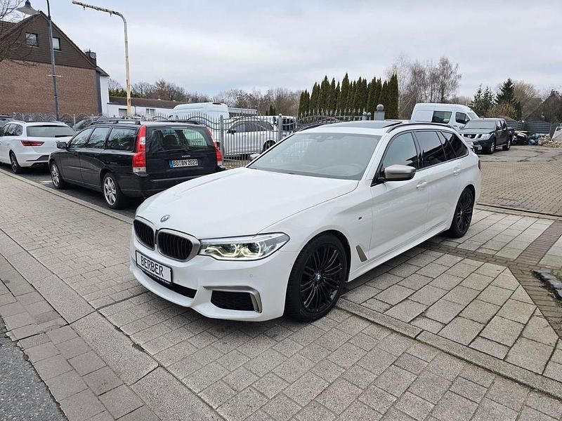 Gebraucht BMW M550 Performance 400 PS (294 kW) 2020 Weiß Limousine