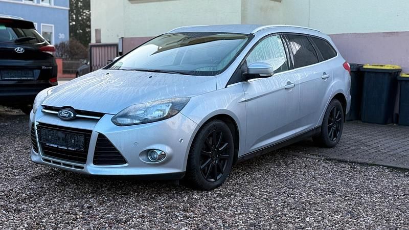 Silber Gebraucht 2014 Ford Focus Kombi | 5.800 € (Guter Preis) - Bild 1/4