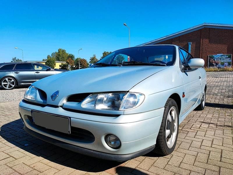 Grau Gebraucht 1998 Renault Mégane Cabriolet Cabrio | 1.300 € (Fairer Preis) - Bild 1/4