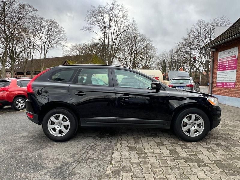 Gebraucht Volvo XC60 Kinetic 175 PS (128 kW) 2010 Schwarz SUV