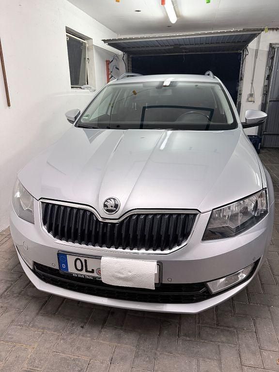Silber Gebraucht 2014 Skoda Octavia Ambition Kombi | 8.200 € (Etwas zu teuer) - Bild 1/4