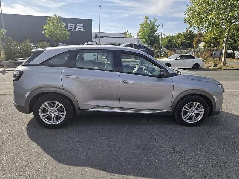 Gebraucht Hyundai Nexo 163 PS (119 kW) 2022 Shimmering silver SUV