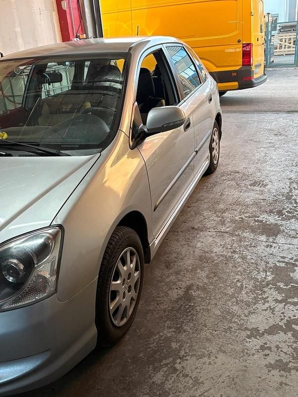 Usata Honda Civic 94 CV (69 kW) 2004 Argento Utilitaria
