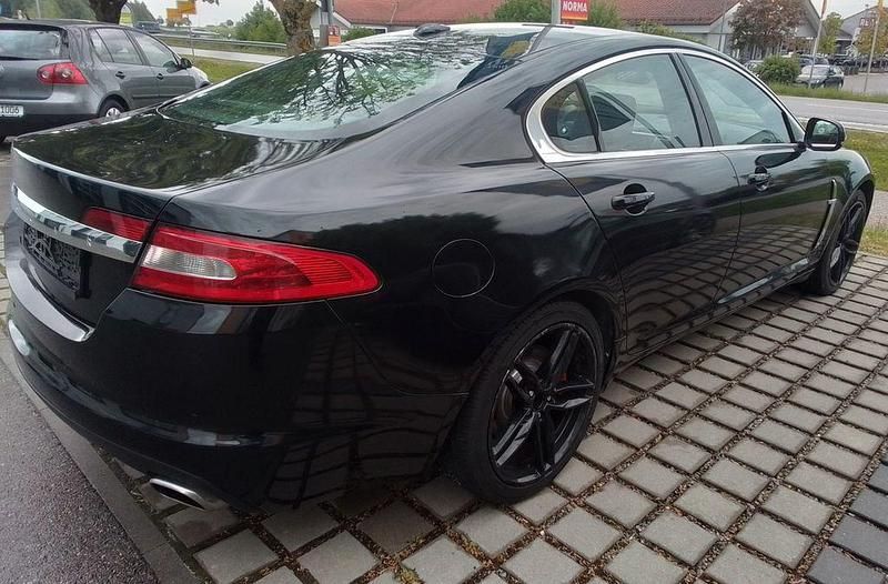 Gebraucht Jaguar XF Premium Luxury 275 PS (202 kW) 2011 Schwarz Limousine