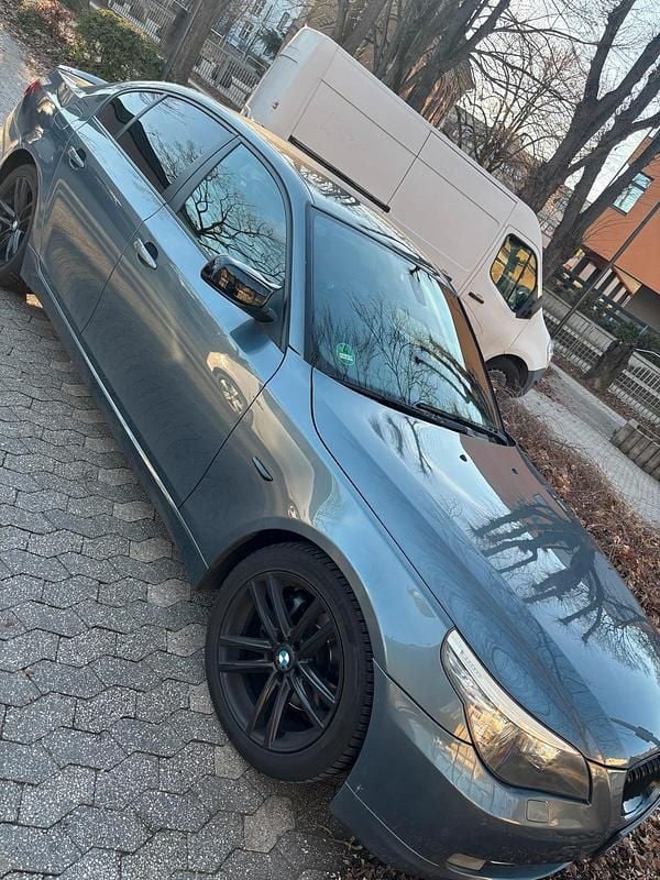 Gebraucht BMW 520 177 PS (130 kW) 2009 Blau Limousine