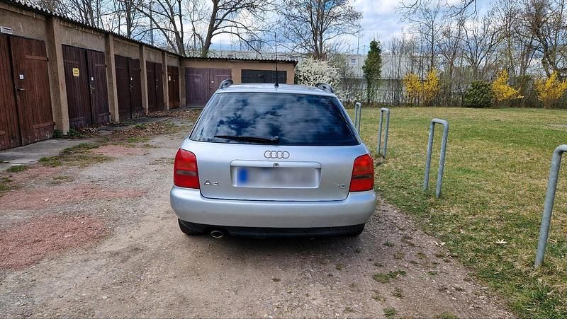 Second-hand Audi A4 125 CP (91 kW) 1998 Argintiu Break