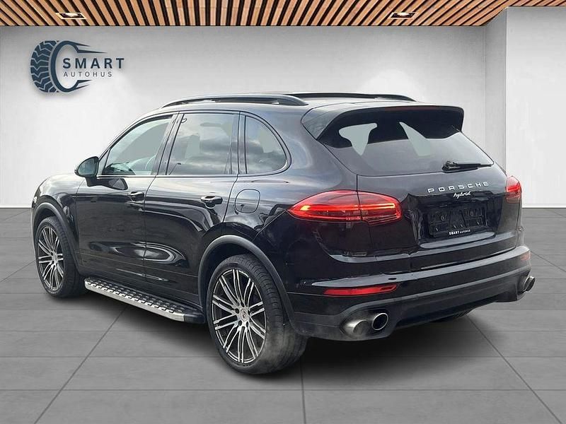 Gebraucht Porsche Cayenne S E-Hybrid 333 PS (244 kW) 2015 Schwarz SUV