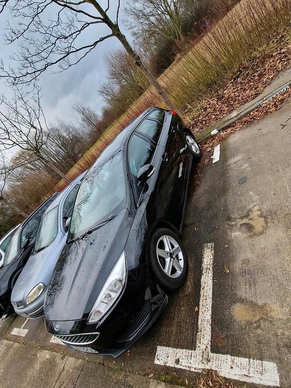 Schwarz Gebraucht 2018 Ford Focus Kombi | 7.200 € (Etwas zu teuer) - Bild 1/4