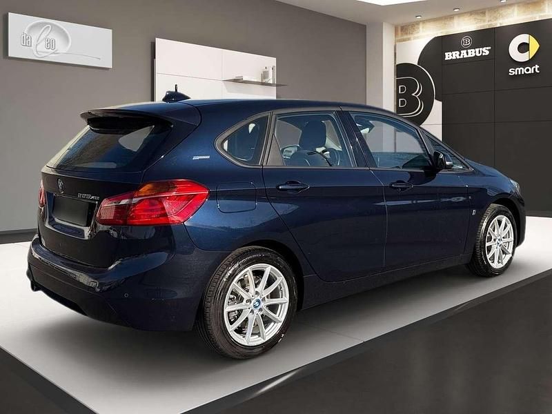 Gebraucht BMW 225 Advantage 136 PS (100 kW) 2018 Imperialblau brillanteffek Van / Kleinbus