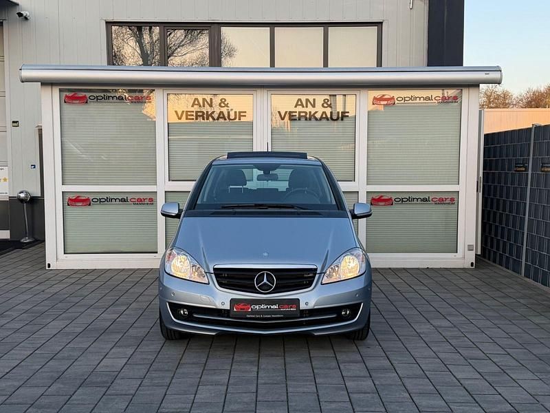 Gebraucht Mercedes A160 Elegance 95 PS (69 kW) 2009 Blau Kleinwagen