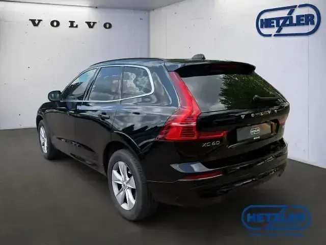 Gebraucht Volvo XC60 Momentum 197 PS (144 kW) 2022 Black stone SUV