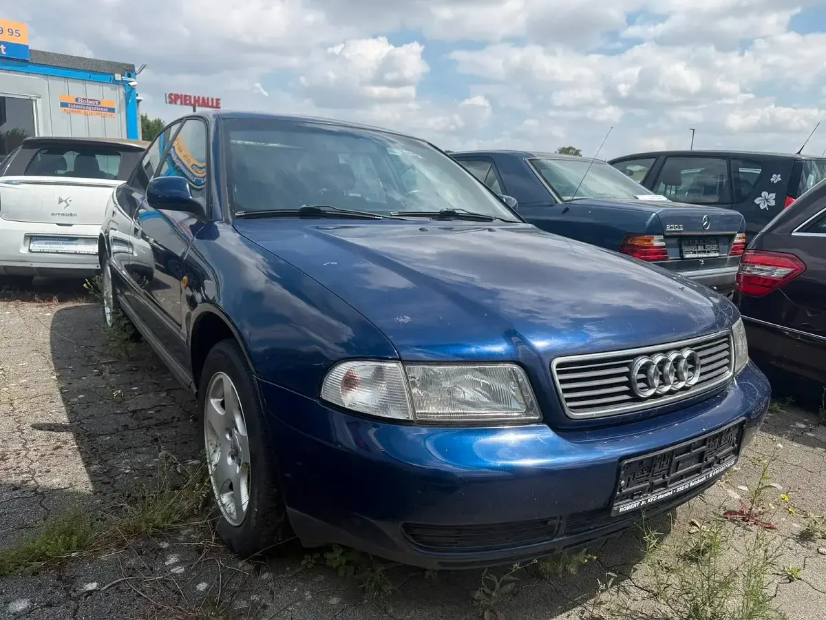 Gebraucht Audi A4 S-Line 110 PS (80 kW) 1998 Blau Limousine