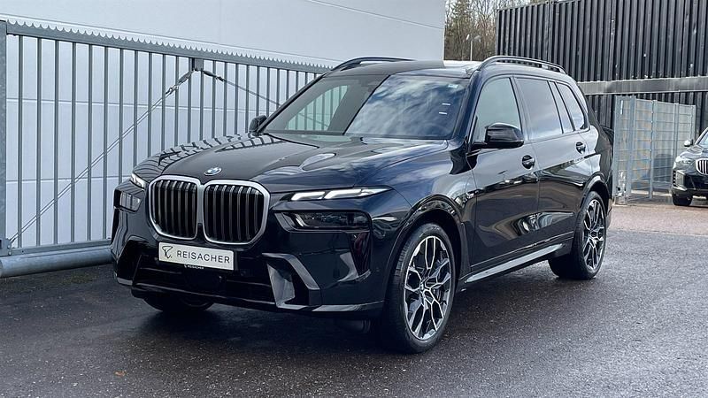 Neu BMW X7 Efficient Dynamics 340 PS (250 kW) 2025 Saphirschwarz metallic SUV