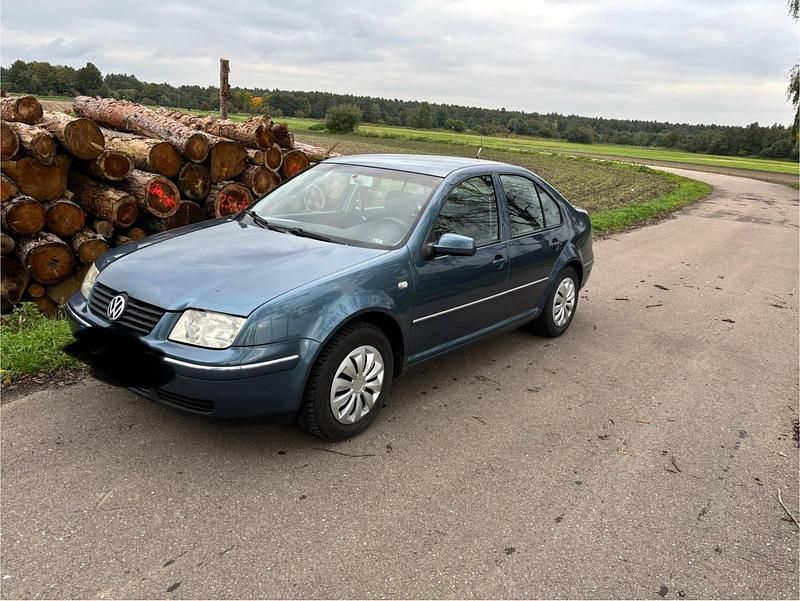 Blau Gebraucht 2004 VW Bora Limousine | 990 € (Guter Preis) - Bild 1/4