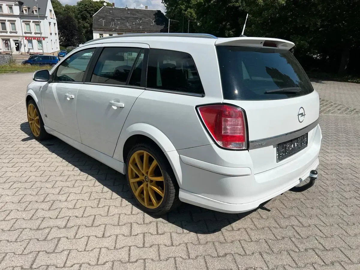 Gebraucht Opel Astra OPC 116 PS (85 kW) 2010 Weiß Kombi