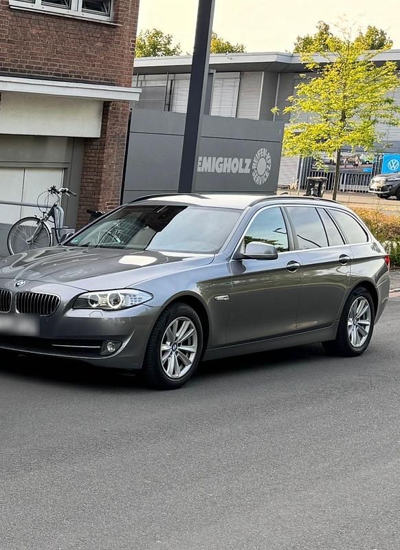 Gebraucht BMW 520 184 PS (135 kW) 2011 Grau Kombi