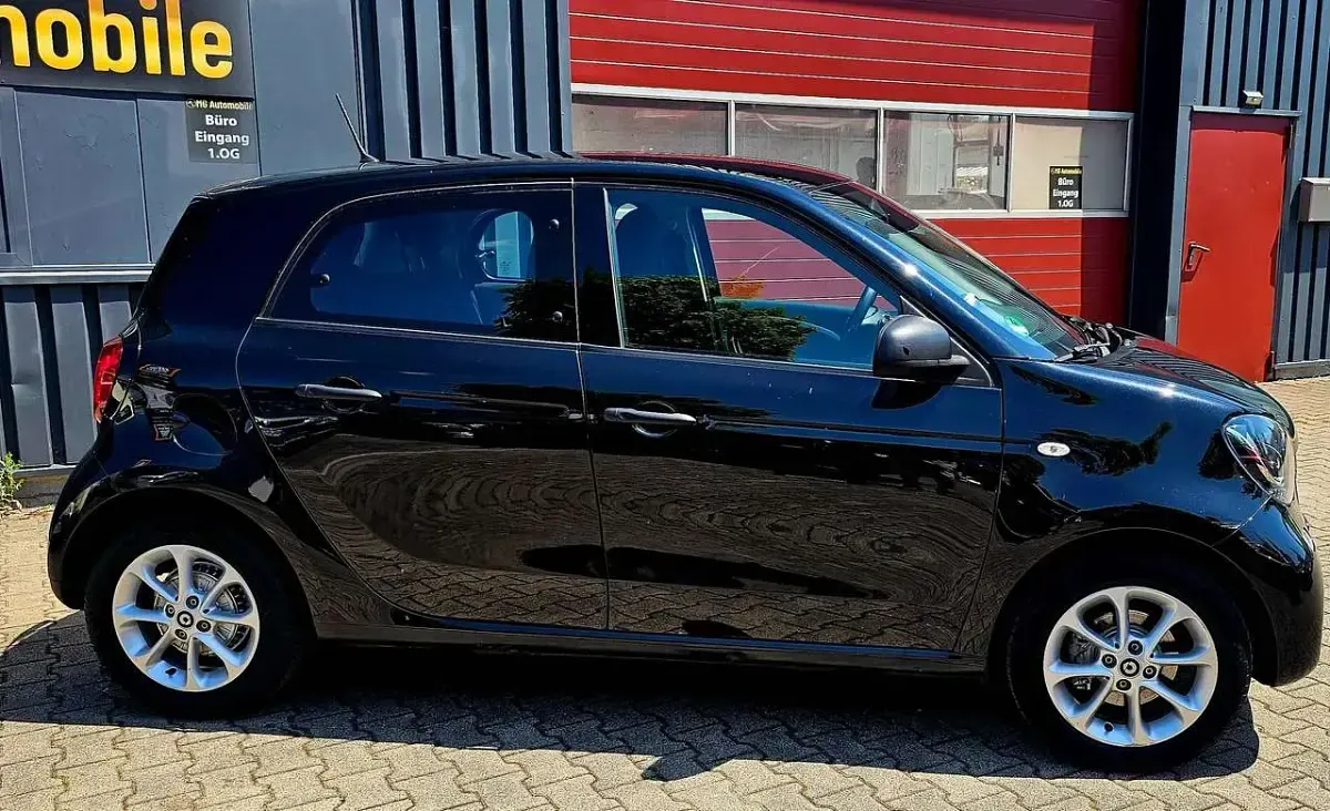 Gebraucht Smart ForFour Pure 71 PS (52 kW) 2016 Schwarz Kleinwagen