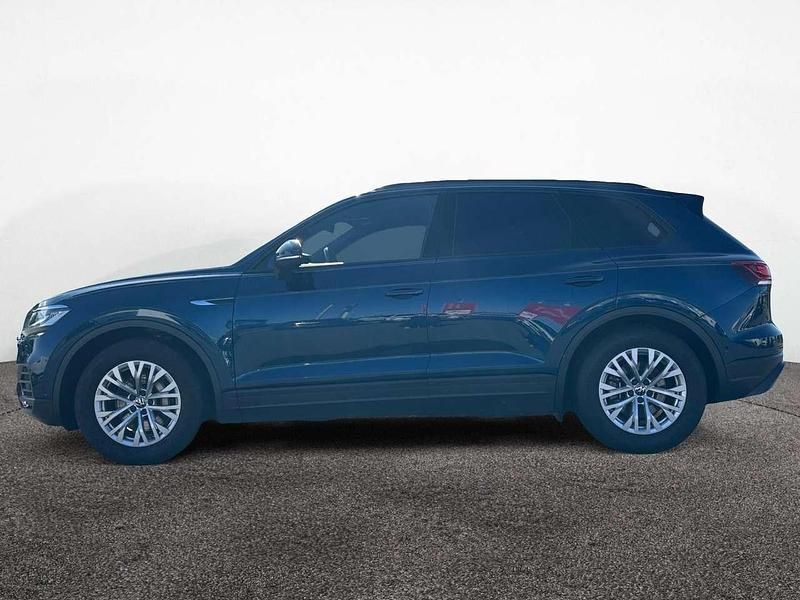 Gebraucht VW Touareg Basis 286 PS (210 kW) 2021 Aquamarinblau metallic SUV