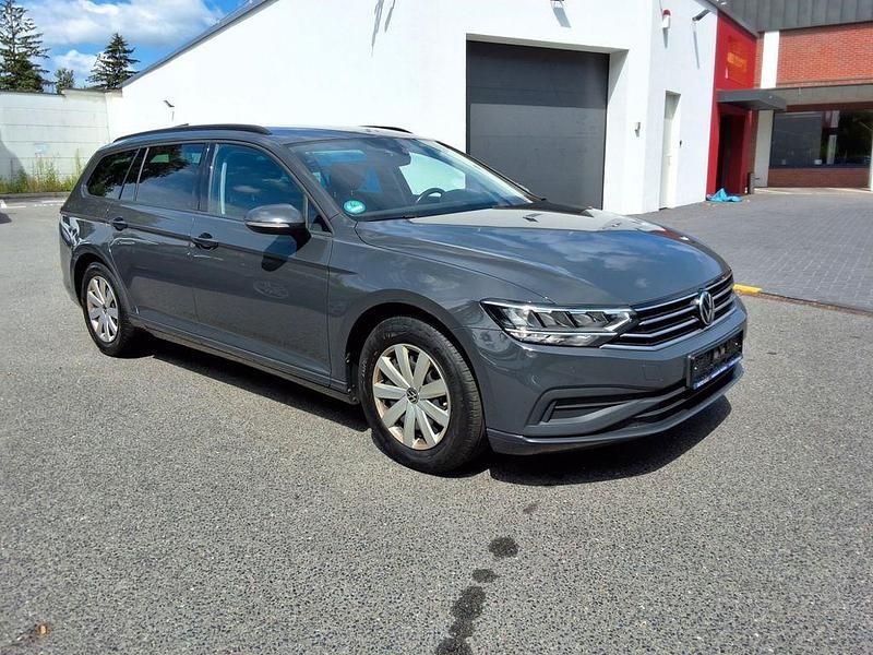 Grau Gebraucht 2021 VW Passat Conceptline Kombi | 18.999 € (Fairer Preis) - Bild 1/4