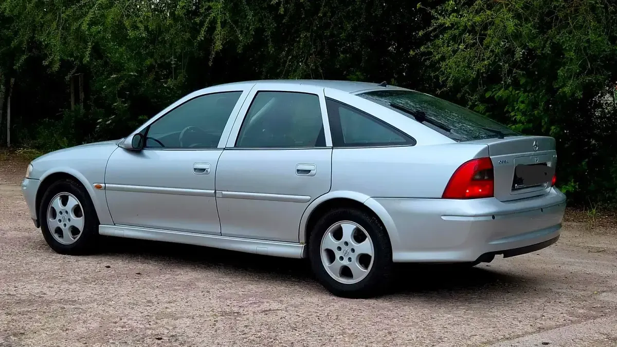 Gebraucht Opel Vectra 101 PS (74 kW) 2001 Silber Limousine