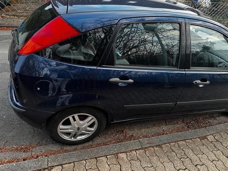 Gebraucht Ford Focus 101 PS (74 kW) 2006 Blau Coupé