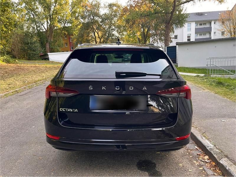 Gebraucht Skoda Octavia First Edition 150 PS (110 kW) 2020 Schwarz Kombi