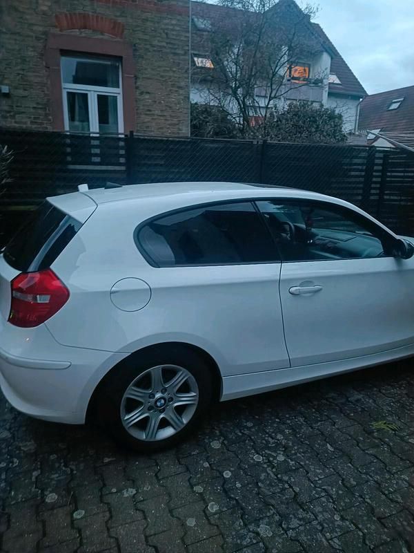 Gebraucht BMW 118 Coupé 143 PS (105 kW) 2007 Weiß Coupé