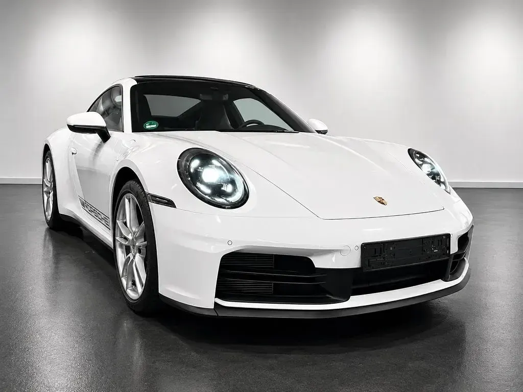 Gebraucht Porsche 911 Carrera 394 PS (289 kW) 2025 Weiß Coupé