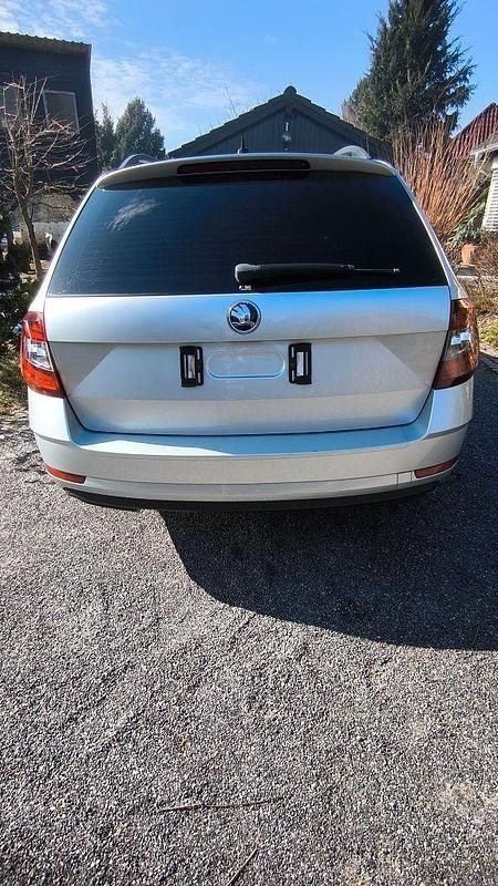 Gebraucht Skoda Octavia Clever 116 PS (85 kW) 2018 Silber Kombi