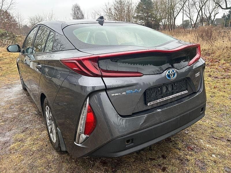 Gebraucht Toyota Prius 98 PS (72 kW) 2019 Grau Kleinwagen