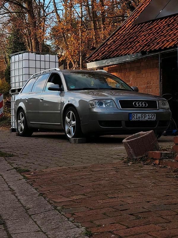 Silber Gebraucht 2003 Audi A6 Kombi | 2.700 € (Fairer Preis) - Bild 1/3