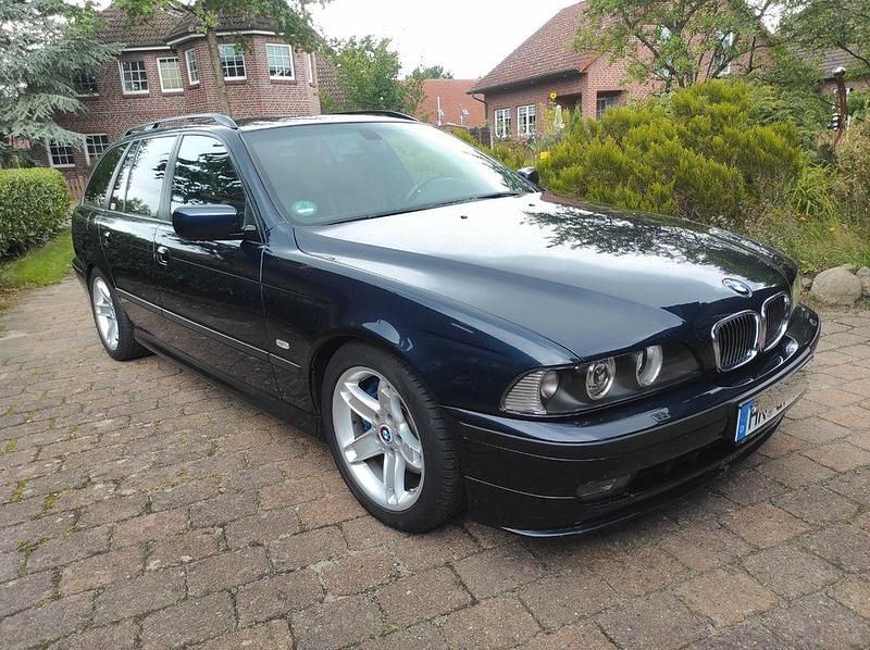 Blau Gebraucht 1999 BMW 523 Performance Kombi | 6.490 € (Teuer) - Bild 1/4