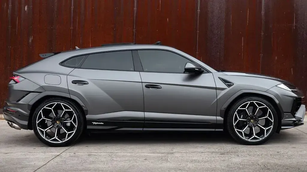 Usata Lamborghini Urus 491 CV (361 kW) 2024 Grigio SUV