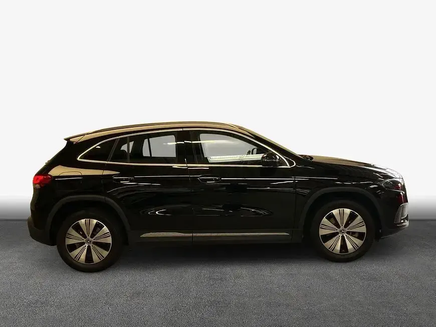 Gebraucht Mercedes EQA250 Advanced 139 kW (190 PS) 2022 Schwarz SUV