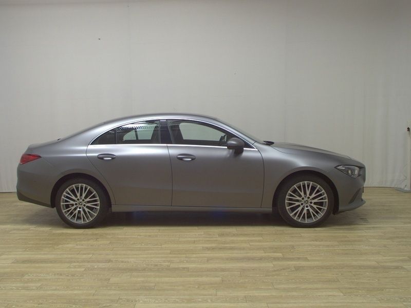Grau Gebraucht 2020 Mercedes CLA200 Progressive Limousine | 28.480 € (Guter Preis) - Bild 1/4