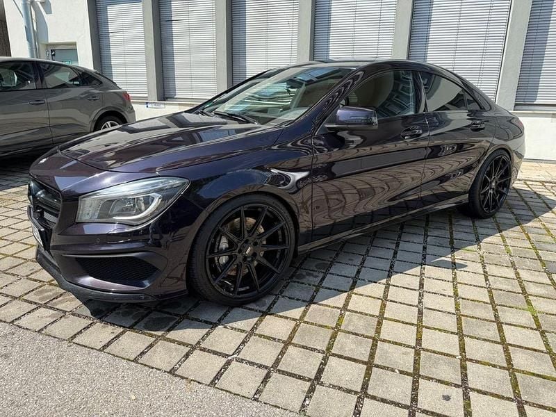 Violett Gebraucht 2013 Mercedes CLA45 AMG AMG Limousine | 20.900 € (Guter Preis) - Bild 1/4