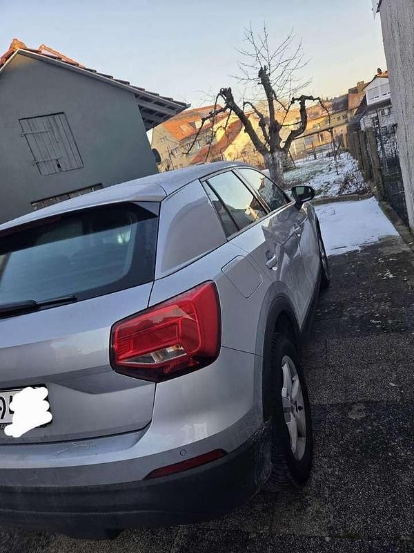 Gebraucht Audi Q2 Basis 116 PS (85 kW) 2018 Grau SUV