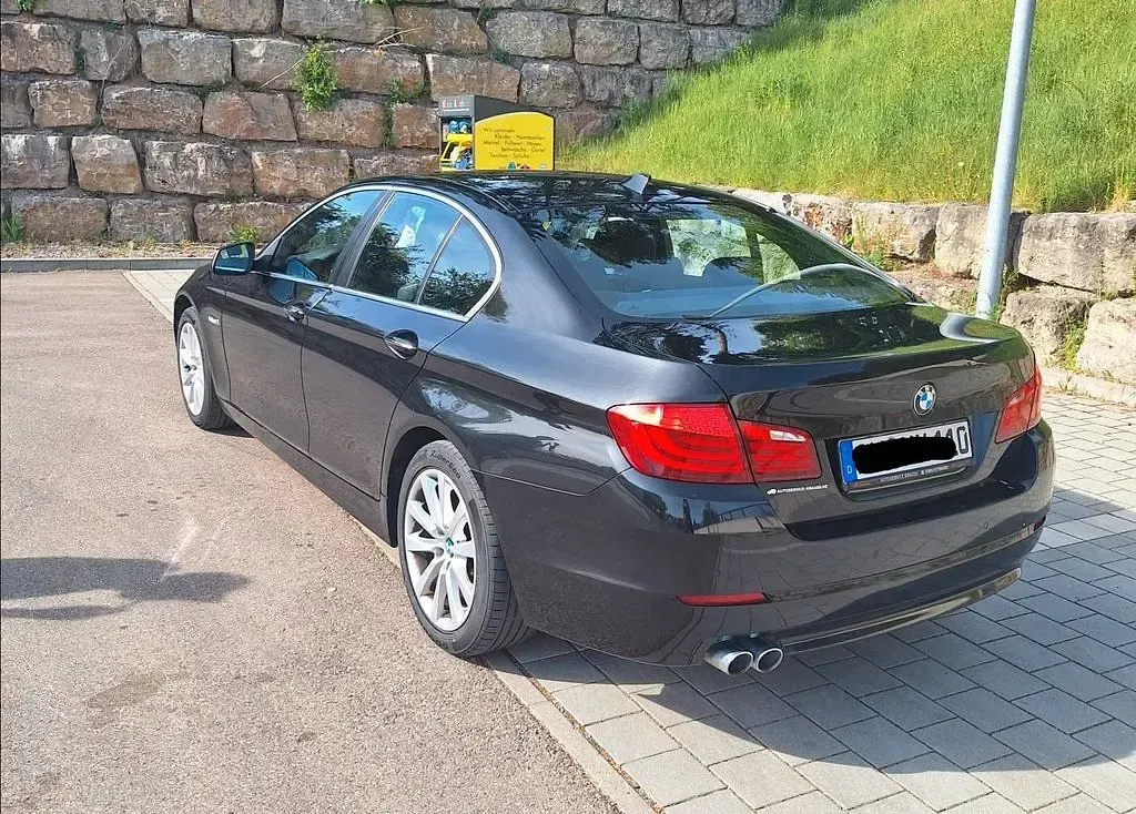Używany BMW 520 184 KM (135 kW) 2012 Czarny Sedan/Limuzyna