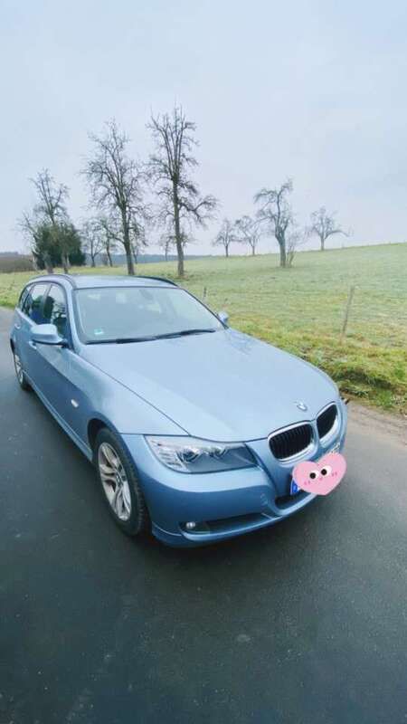 Blau Gebraucht 2010 BMW 318 Kombi | 8.888 € (Fairer Preis) - Bild 1/4