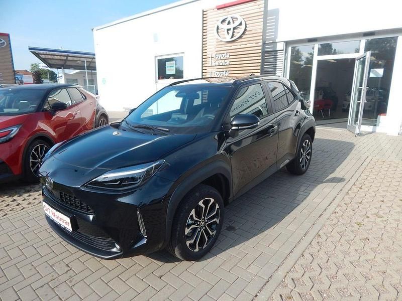 Neu Toyota Yaris Cross 131 PS (96 kW) 2025 Schwarz SUV