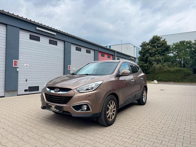 Braun Gebraucht 2015 Hyundai ix35 Premium SUV | 11.899 € (Fairer Preis) - Bild 1/4