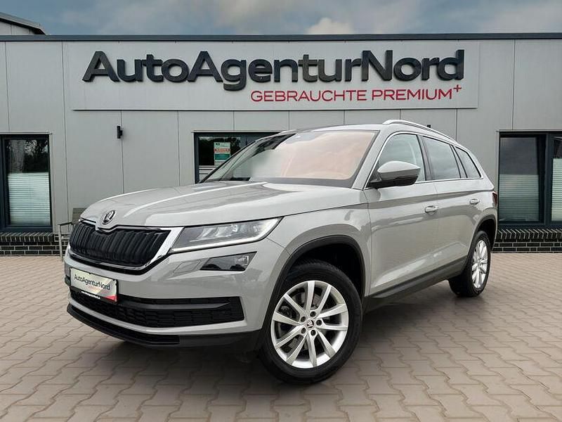 Grau Gebraucht 2020 Skoda Kodiaq Style SUV | 32.750 € (Teuer) - Bild 1/4