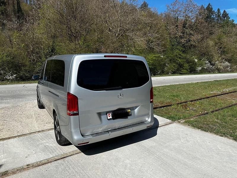 Second-hand Mercedes Vito 190 CP (139 kW) 2015 Argintiu Van